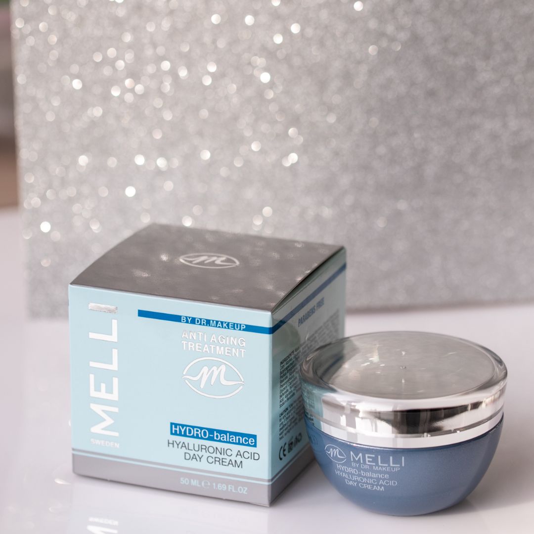 Vår fuktgivande hydro-balance hyaluronsyra ansiktskräm med anti-aging och boostande egenskaper ger en effektiv lösning för att bekämpa tecken på åldrande. Återställ din huds elasticitet, ungdomlighet, fuktighet, fasthet och lyster med vår innovativa formula.